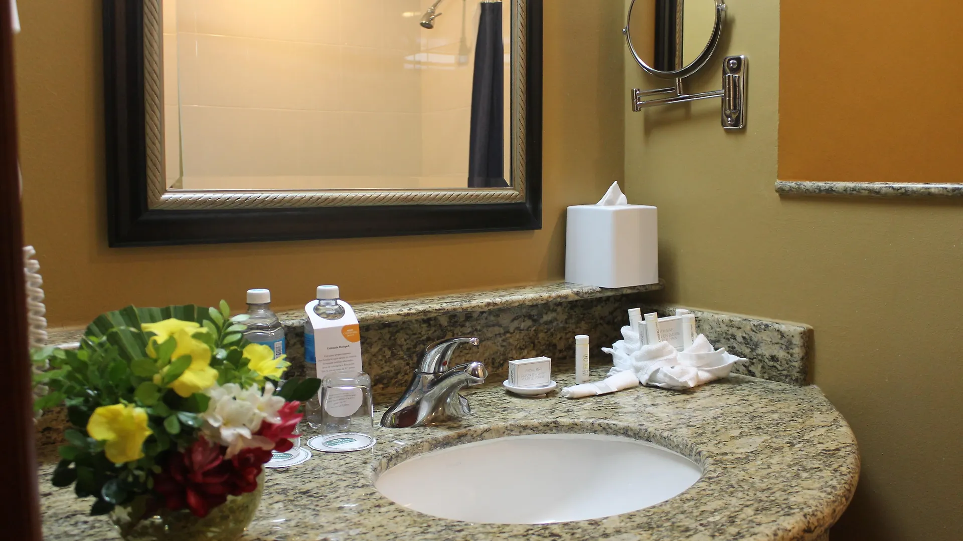 Courtyard By Marriott Cancun Airport Alfredo V. Bonfil Messico