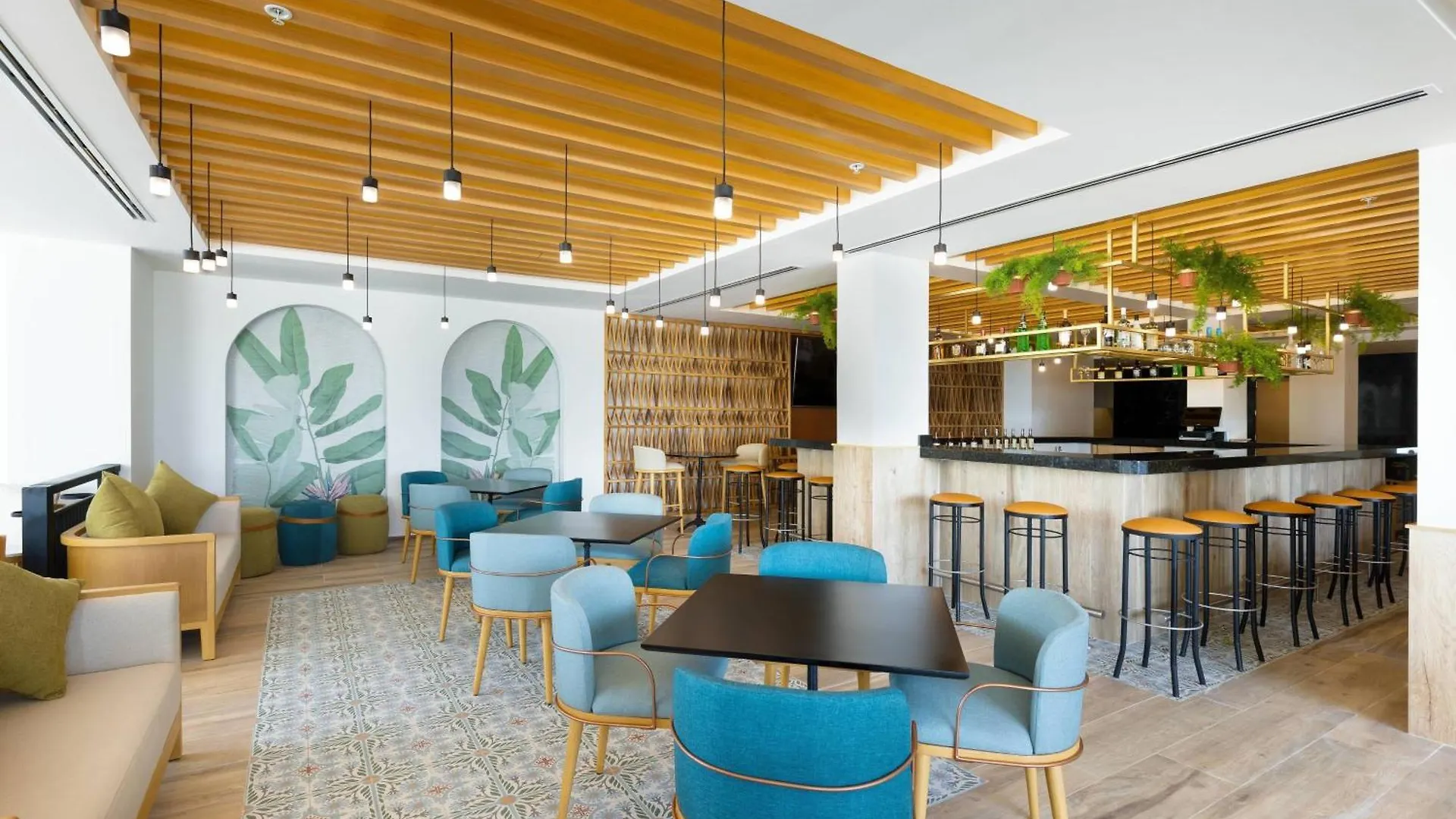 Courtyard By Marriott Cancun Airport Alfredo V. Bonfil