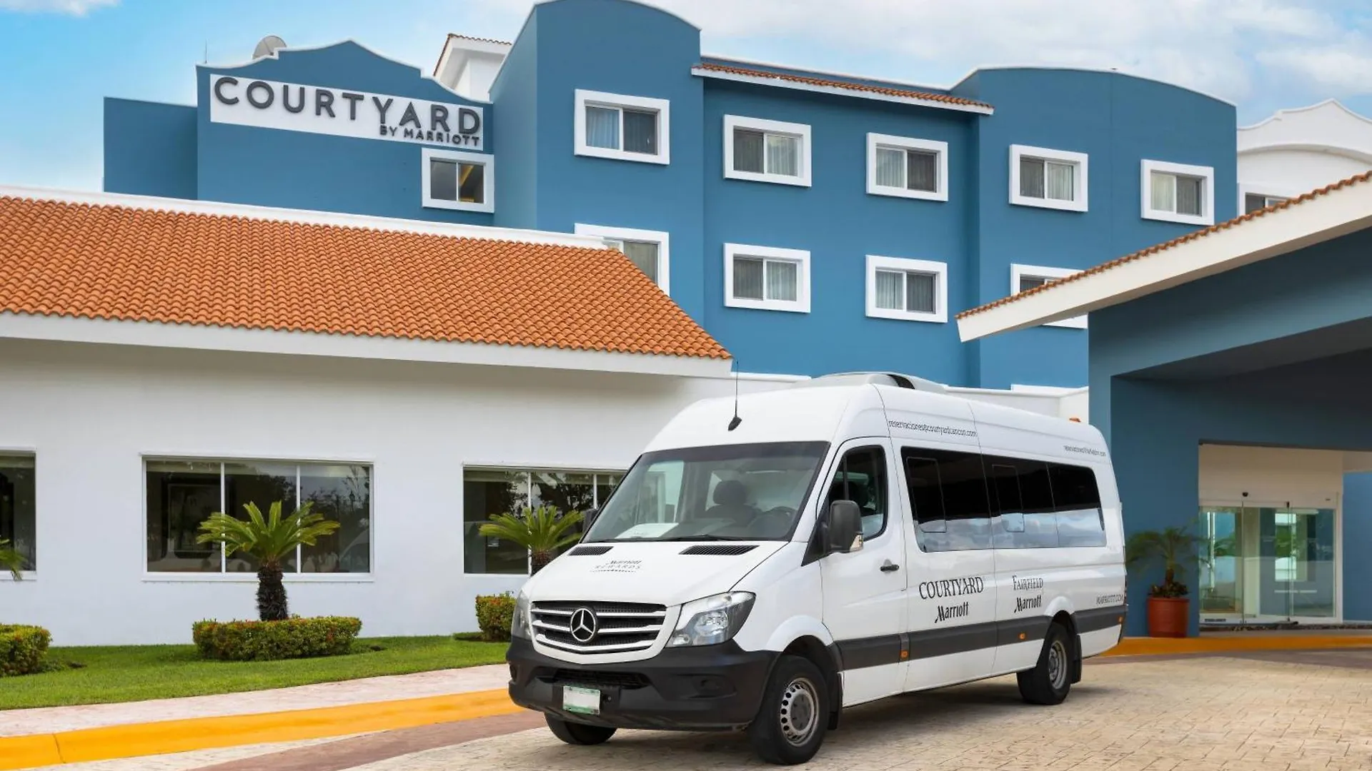 Courtyard By Marriott Cancun Airport Alfredo V. Bonfil 4*,