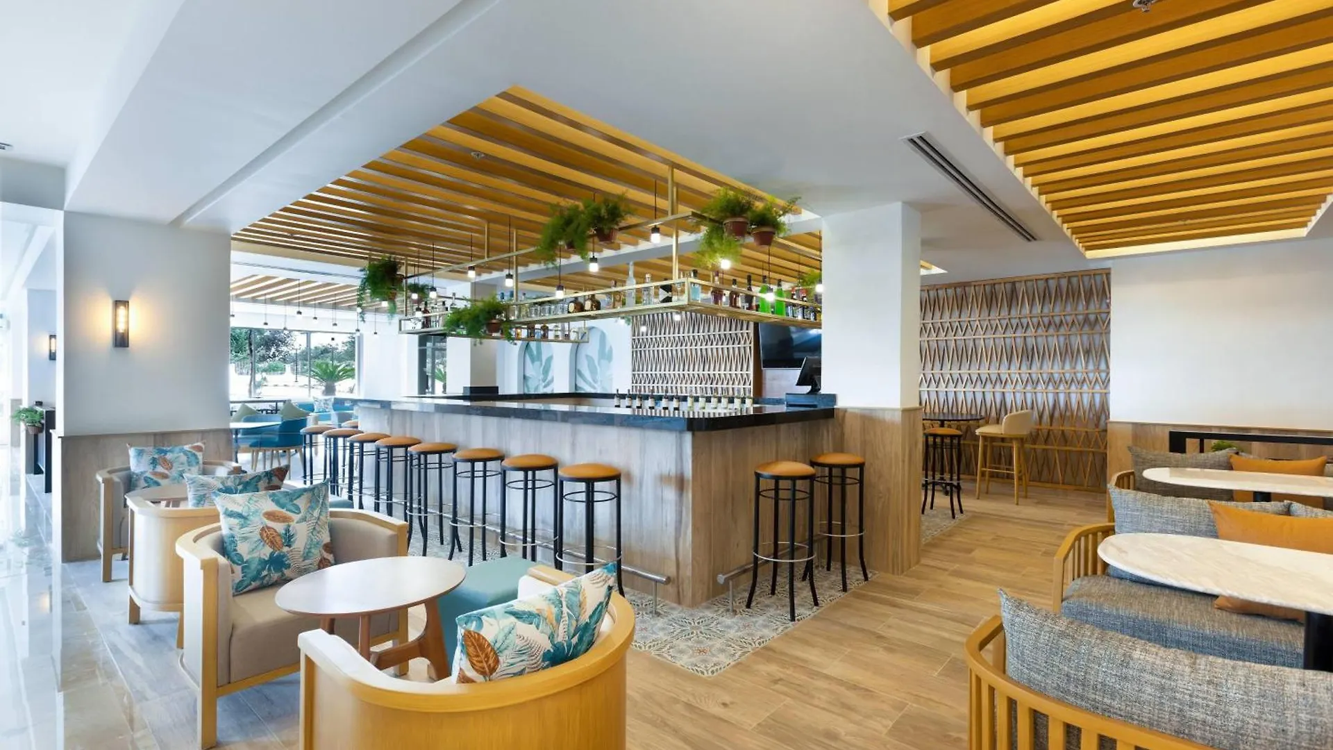 Courtyard By Marriott Cancun Airport Alfredo V. Bonfil Hotel