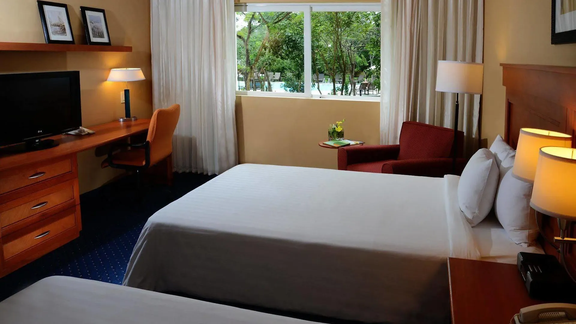 Courtyard By Marriott Cancun Airport Alfredo V. Bonfil