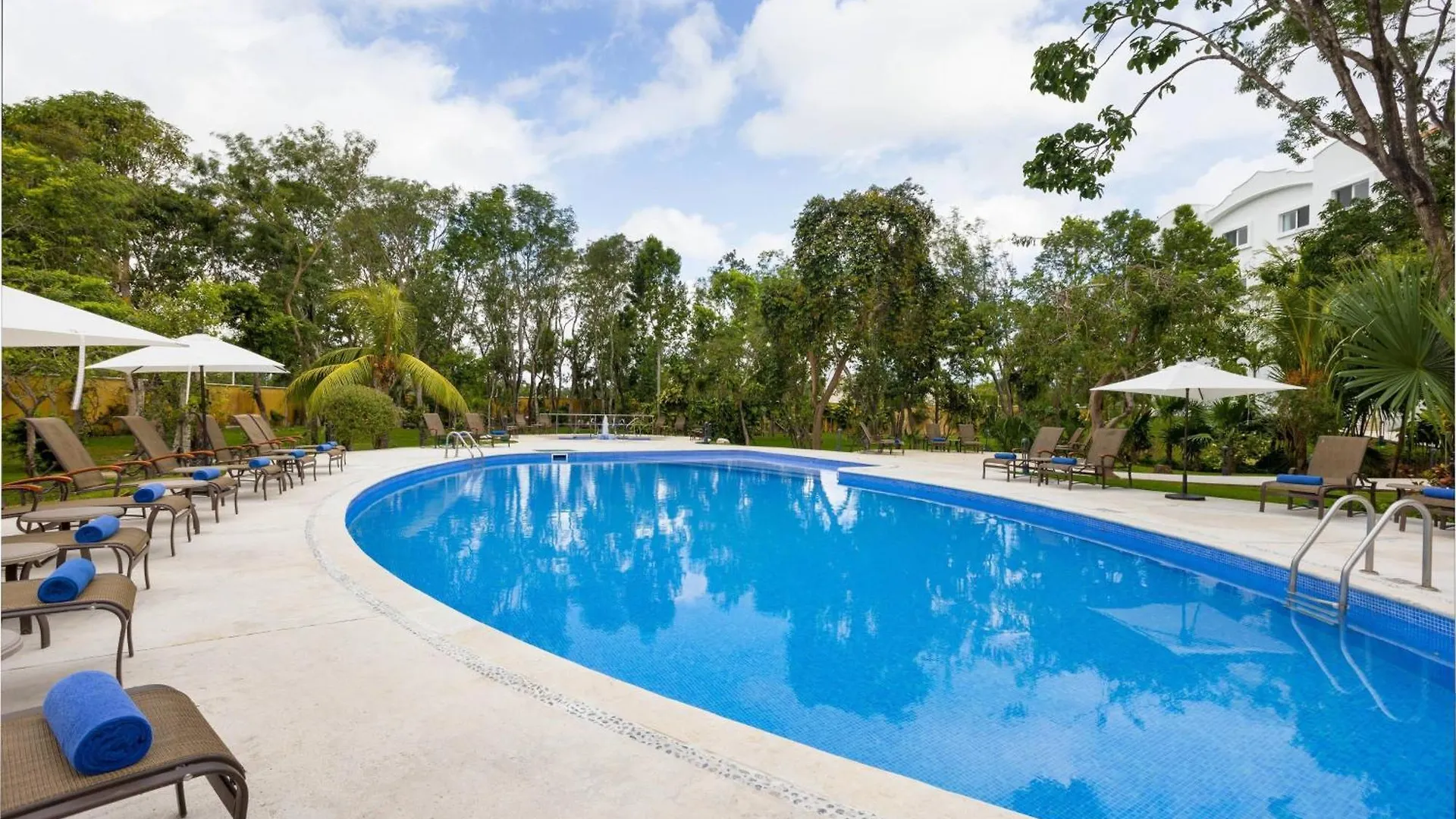 Hotel Courtyard By Marriott Cancun Airport Alfredo V. Bonfil