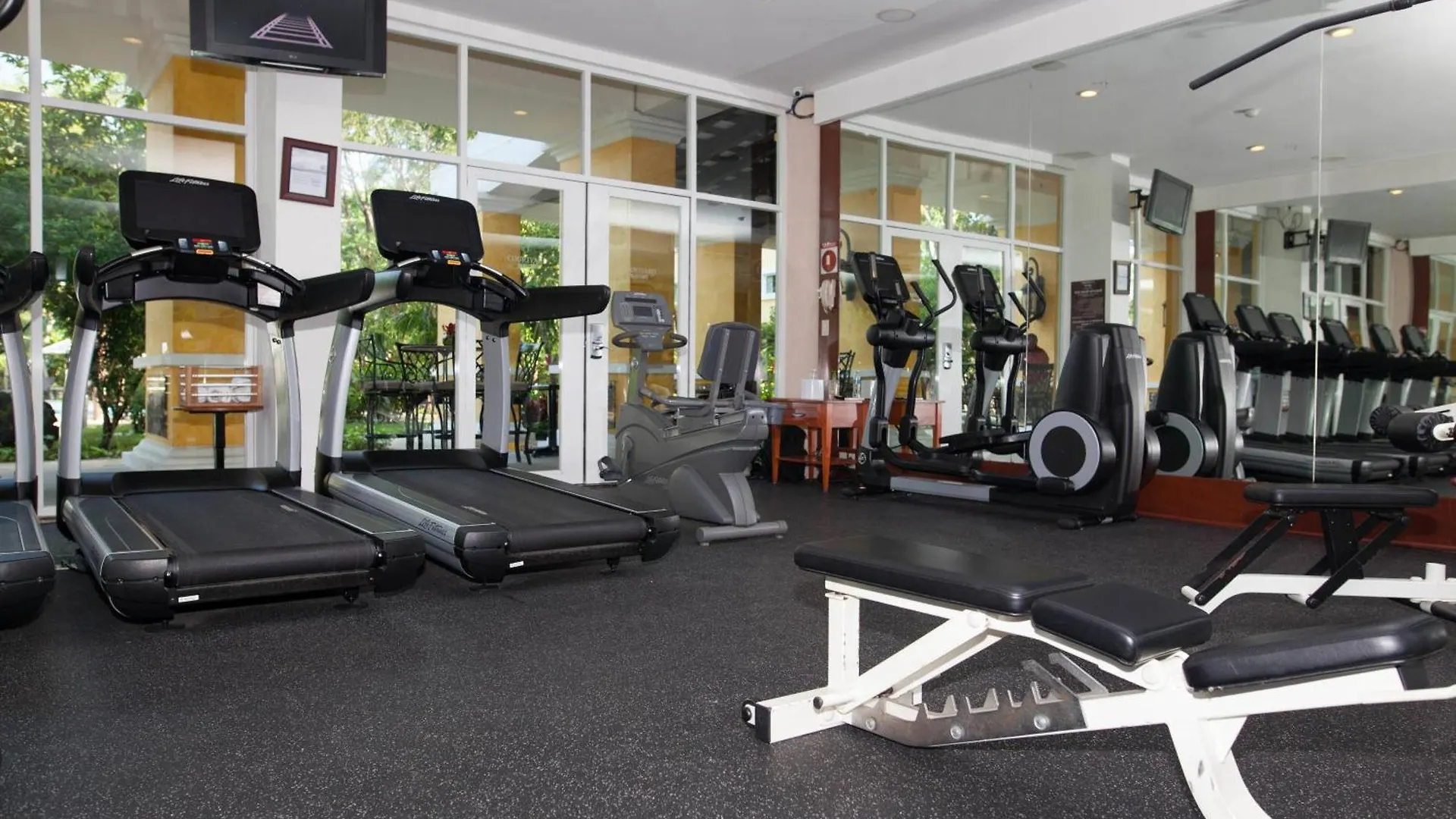 Courtyard By Marriott Cancun Airport Alfredo V. Bonfil