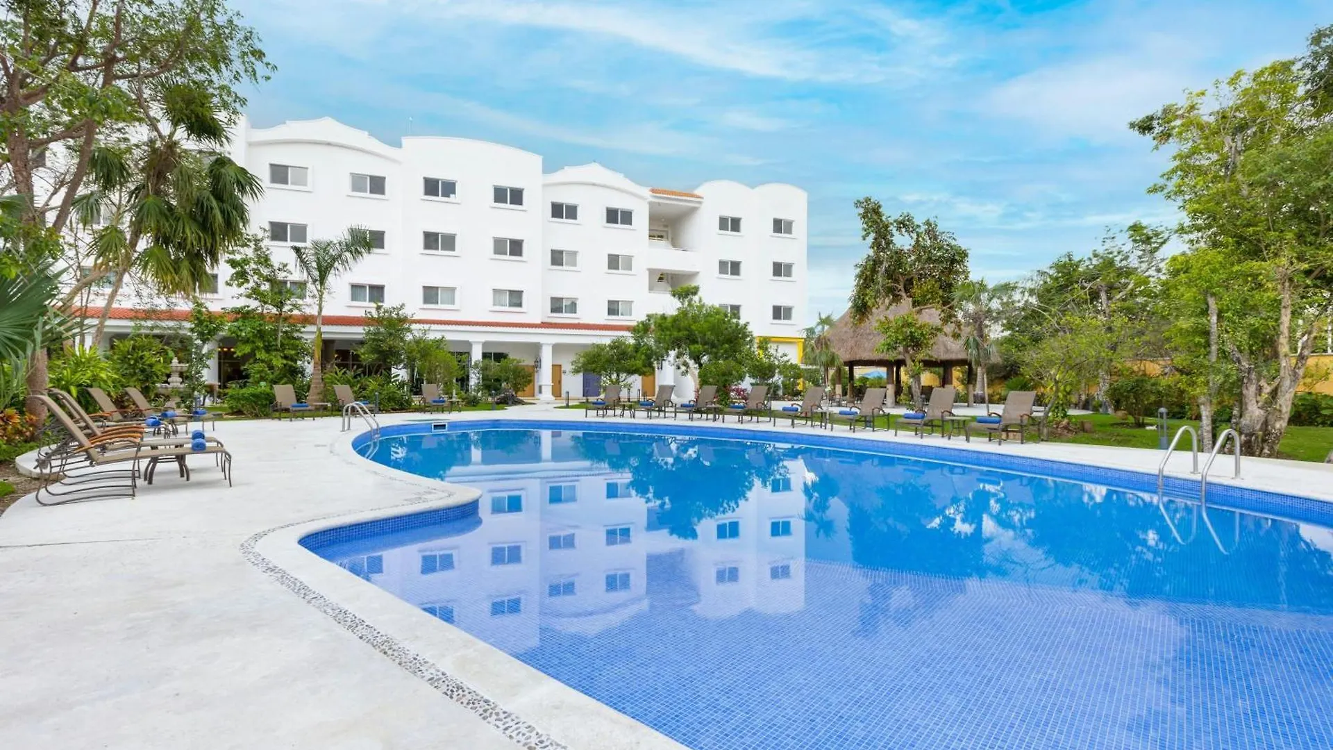 Courtyard By Marriott Cancun Airport Alfredo V. Bonfil Hotel