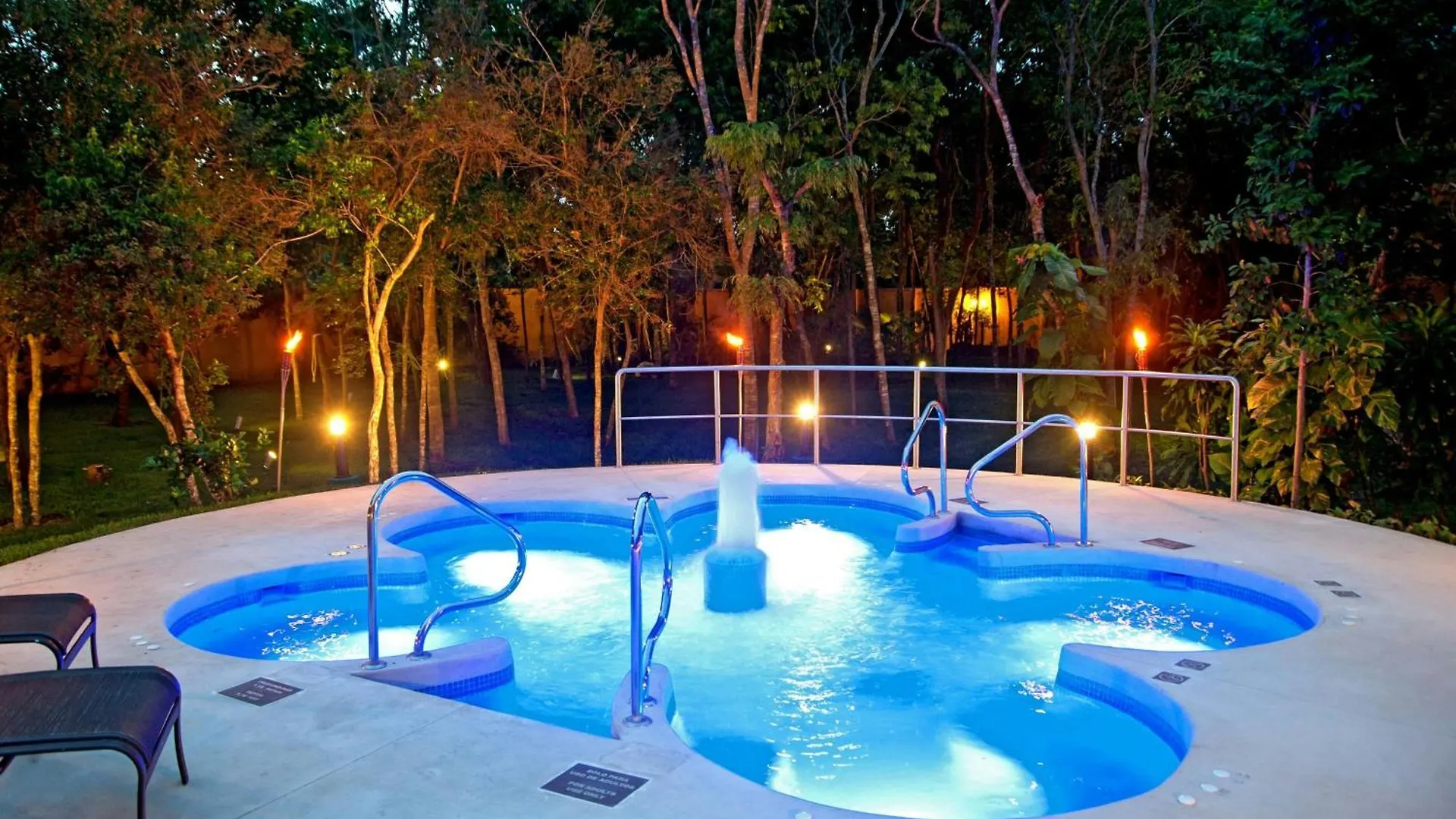 Courtyard By Marriott Cancun Airport Alfredo V. Bonfil 4*,