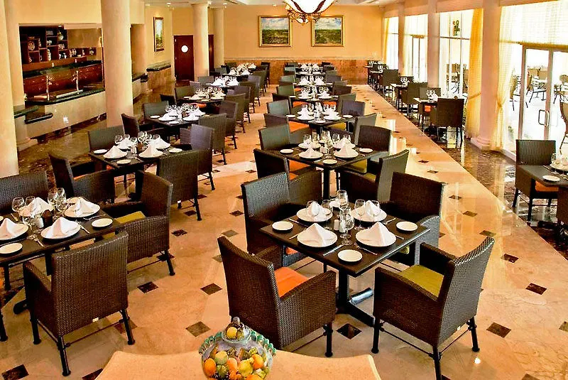 Courtyard By Marriott Cancun Airport Alfredo V. Bonfil Hotel